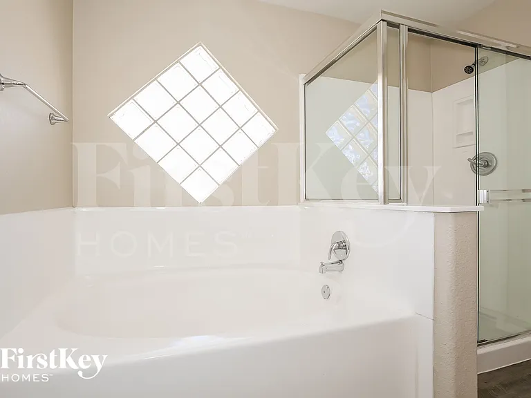1620 Knoll Heights Ct — Photo 14