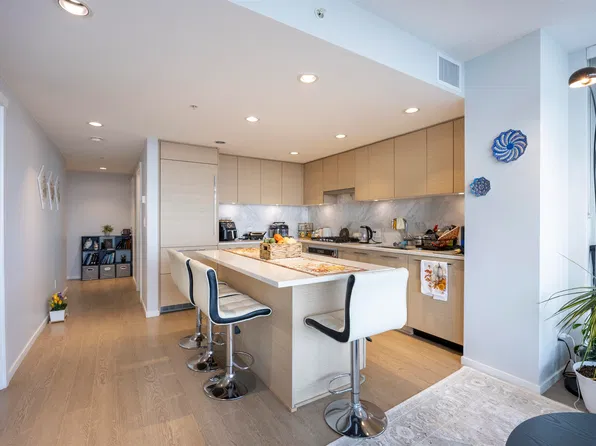 6700 Dunblane Ave #3006, Burnaby, BC V5H 0J3