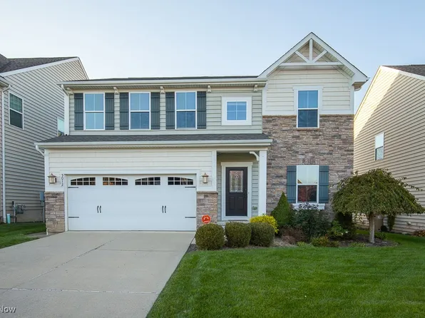 5012 Lake Forest Dr, Peninsula, OH 44264