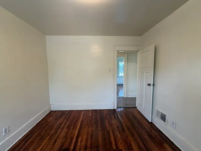 626 E Dayton St — Photo 7
