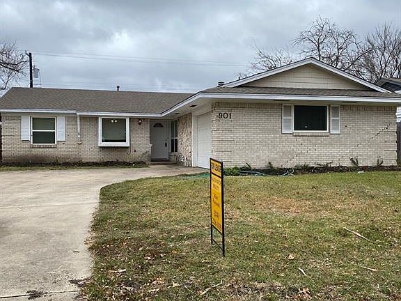 2nd image of 901 N Cottonwood Dr