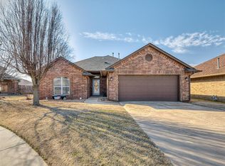 11108 SW 7th Cir, Yukon, OK 73099