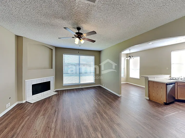 304 Double Oak Ln — Photo 6