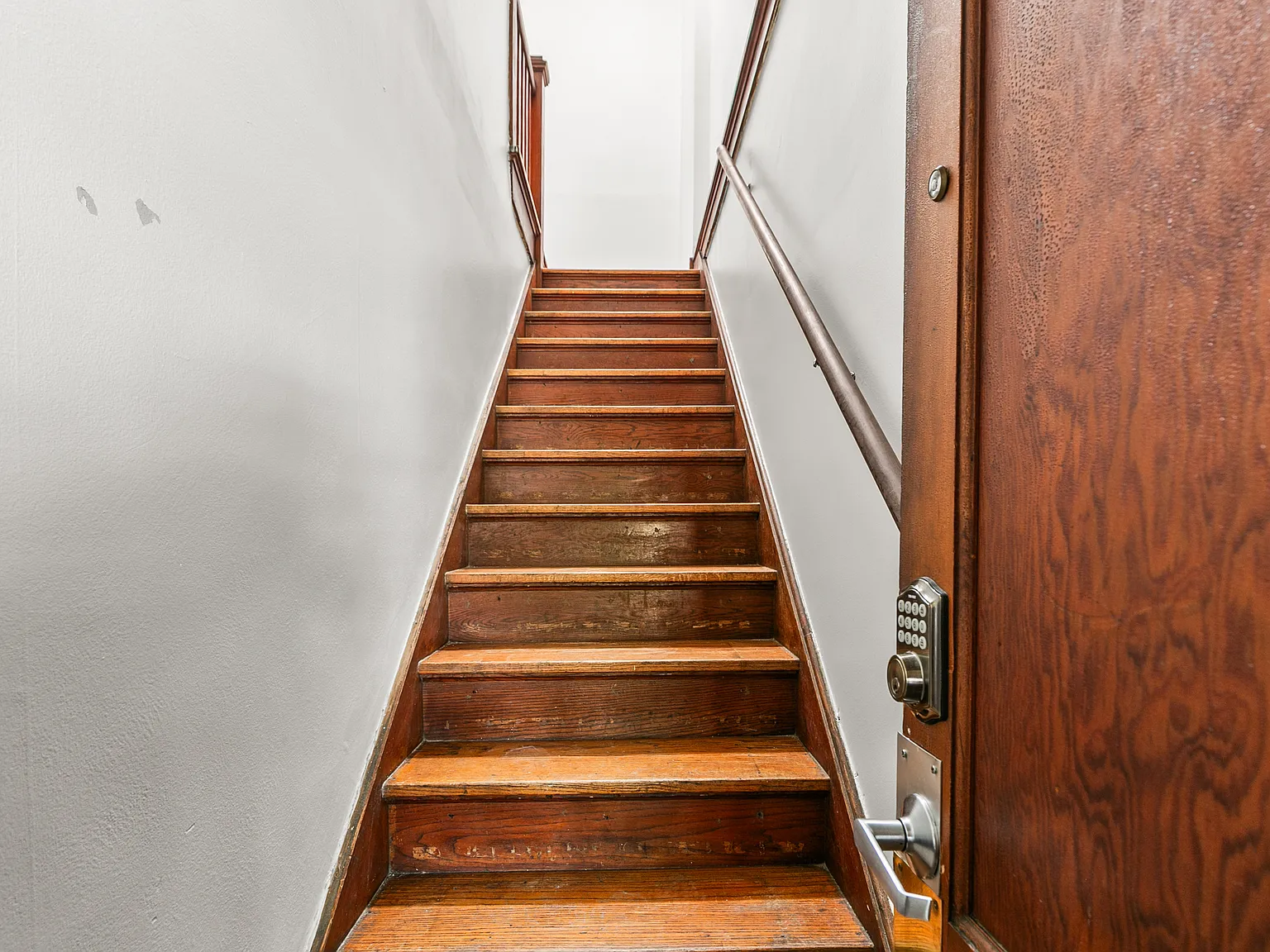 2 bed, $1,300 — Photo 2