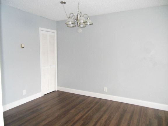 3rd image of 818 W Tiffany Dr APT 4
