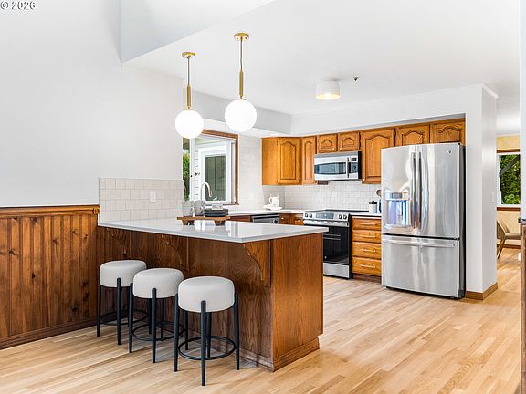 3rd image of 8062 SW Edgewater W
