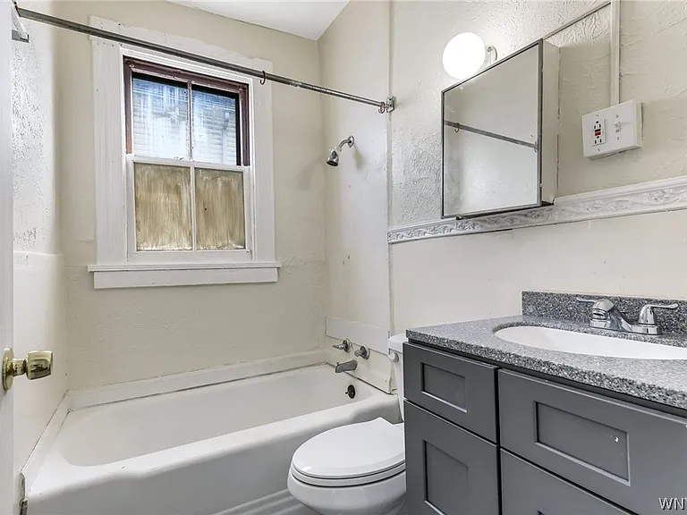 76 Chester St #1 — Photo 9