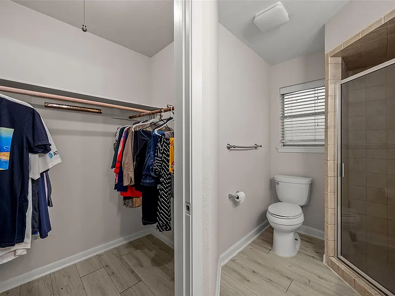 1607 Buescher Dr — Photo 18