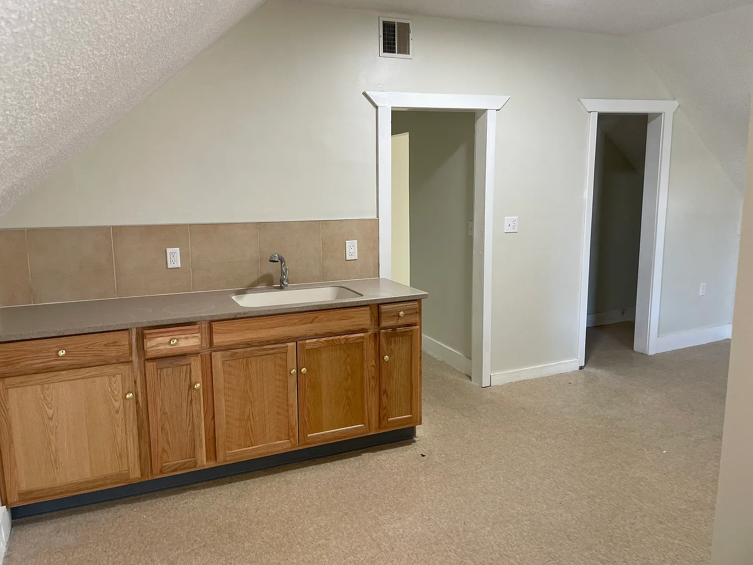 2 bed, $1,300 — Photo 2