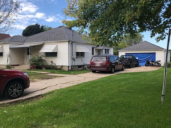 2nd image of 540 E Green Bay Ave