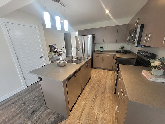 5th image of 1616 B Alexandra Ave