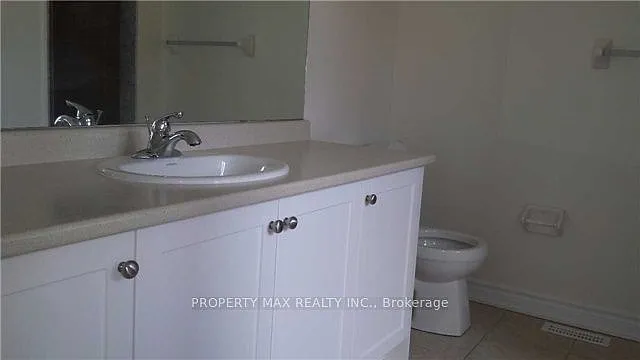 80 Diana Dr — Photo 6