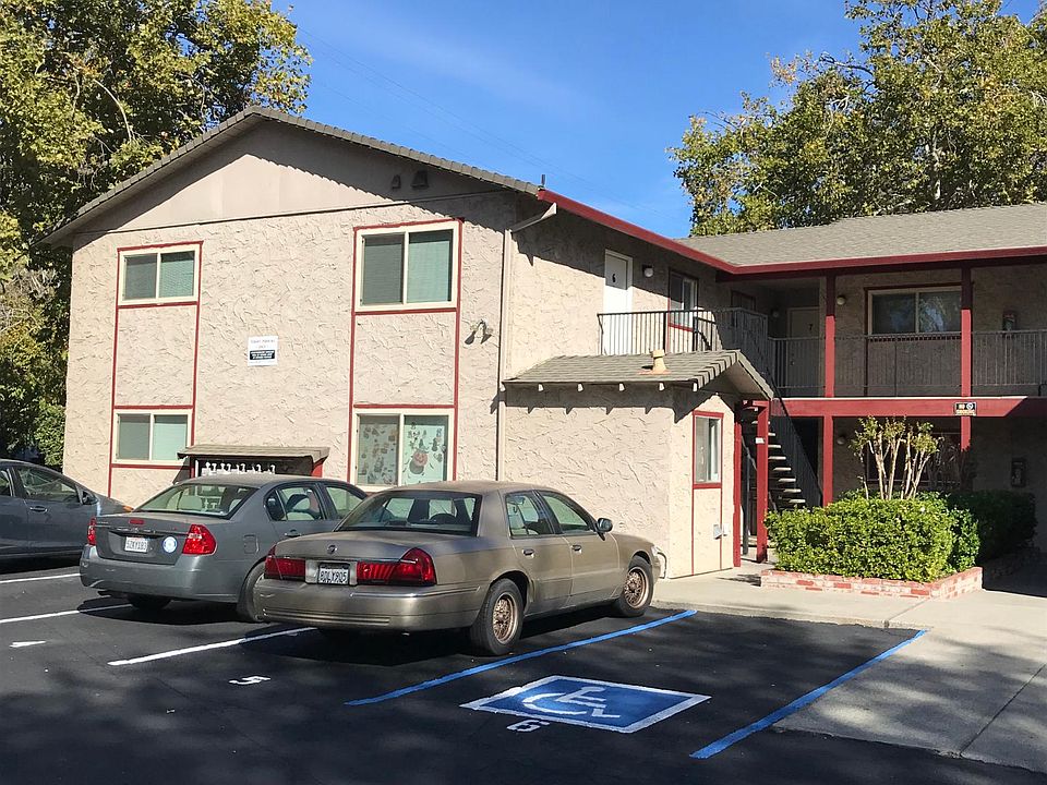 courtyard view from parking lot