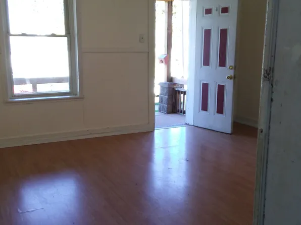 527 1st St, Charleroi, PA 15022