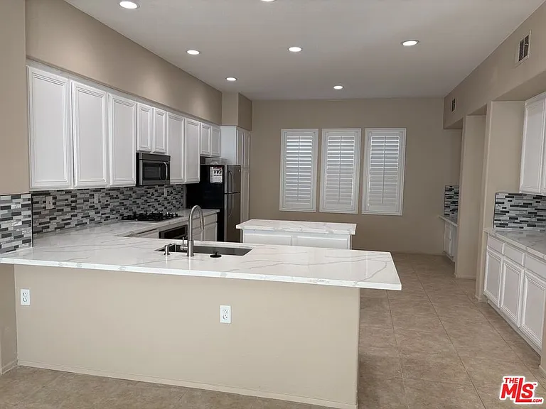 40808 Eastwood Ln — Photo 6