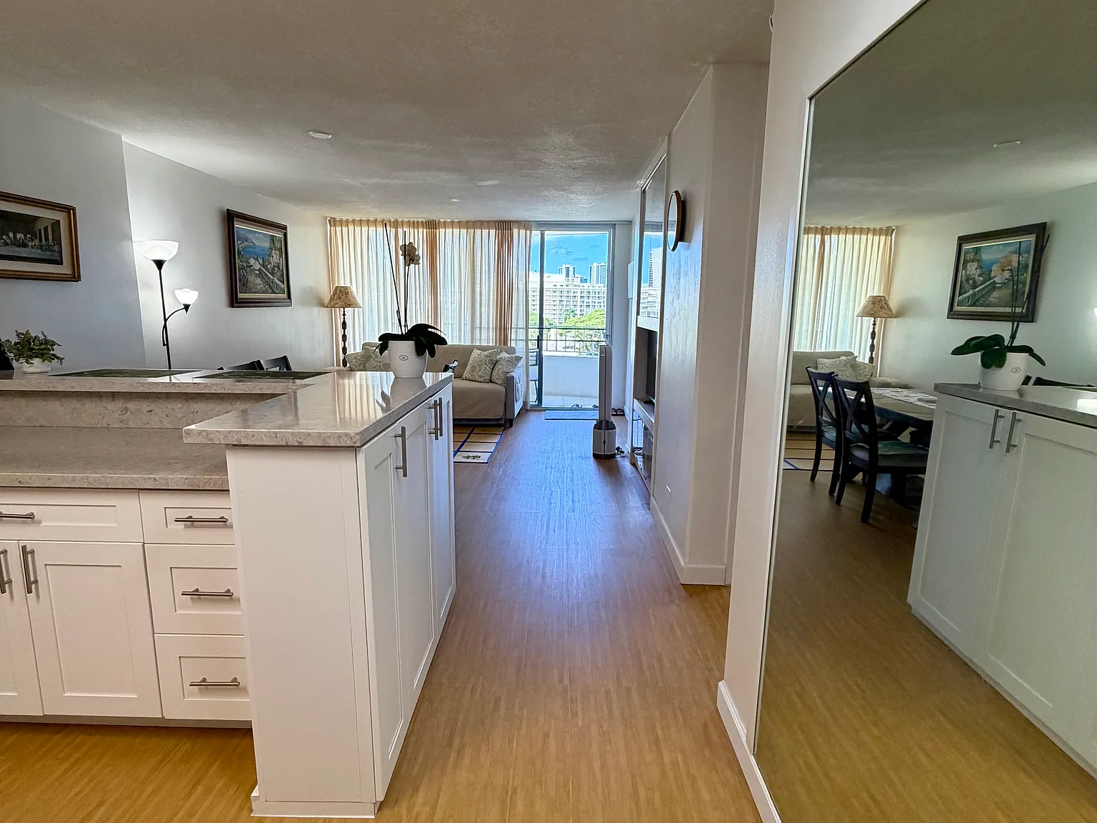 2 bed, 825 sqft, $2,000 — Photo 3