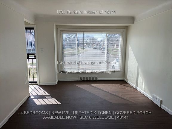 2nd image of 1701 Fairbairn St
