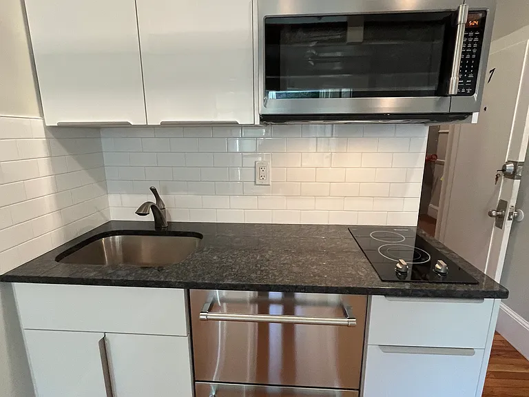 The Blackstone on Beacon — Photo 17