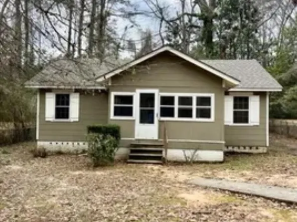 2206 N 3rd Ave, Laurel, MS 39440