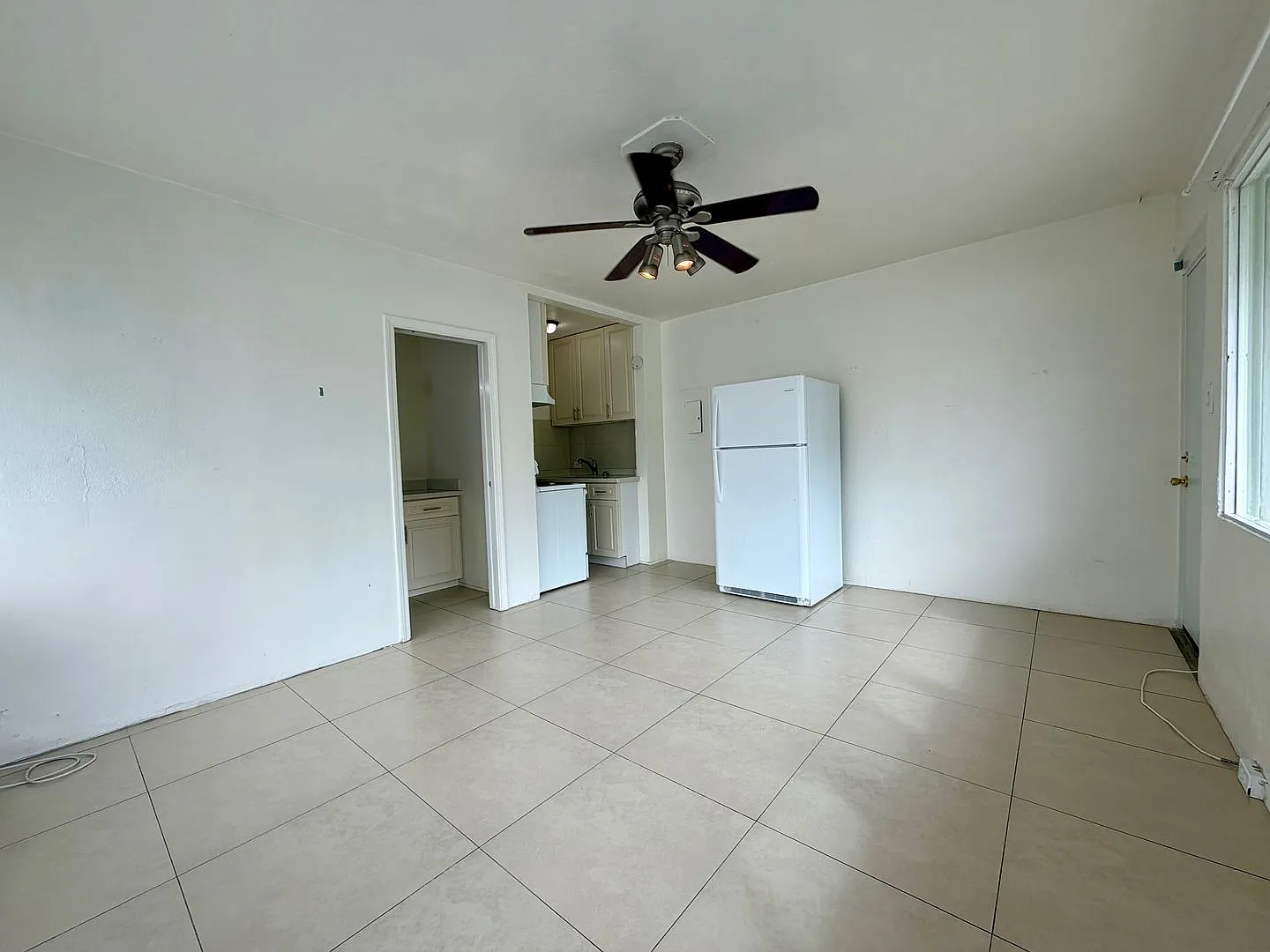 Waikiki Studio: Upgraded 0 Bed, 1 Bath, Next to Ala Wai — Photo 3