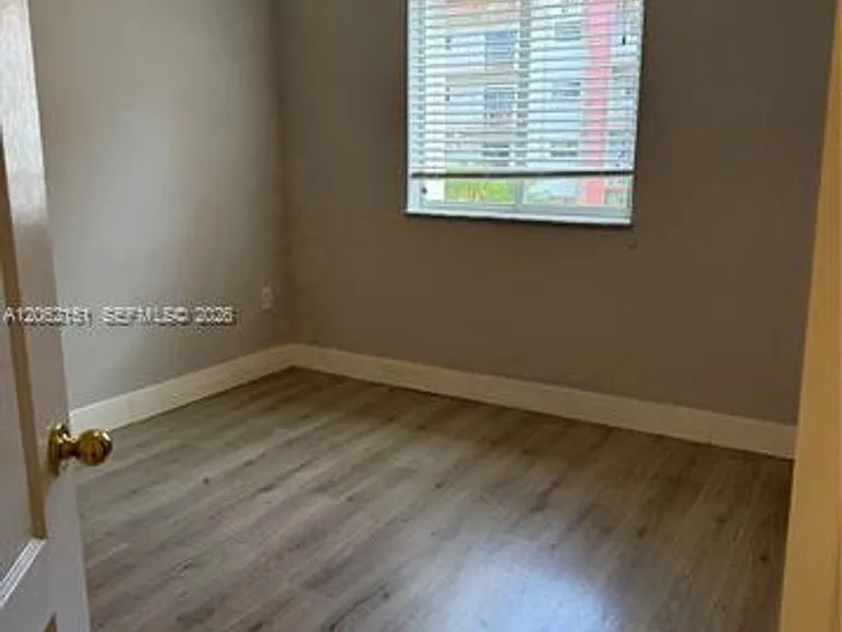8360 NW 10th St #Townhouse 9C — Photo 12