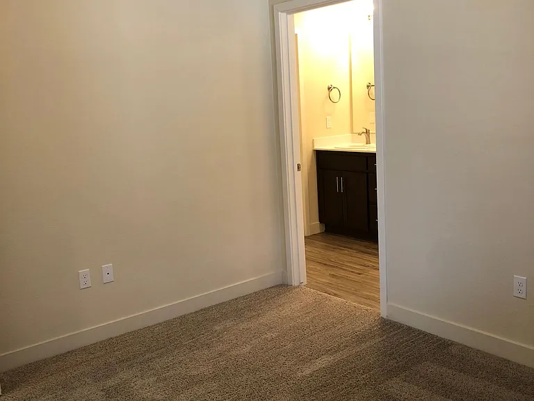Luxe Ripon Apartments — Photo 38