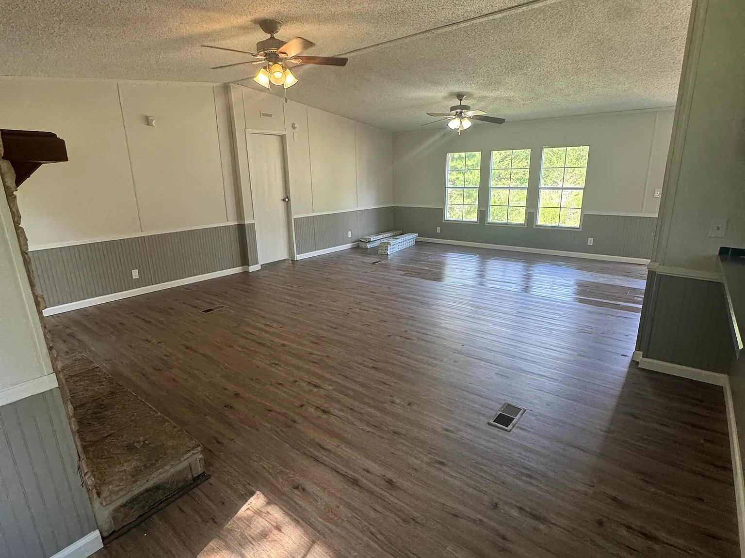 4 bed, 1976 sqft, $1,500 — Photo 2