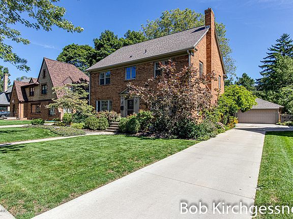3rd image of 1022 San Lucia Dr SE