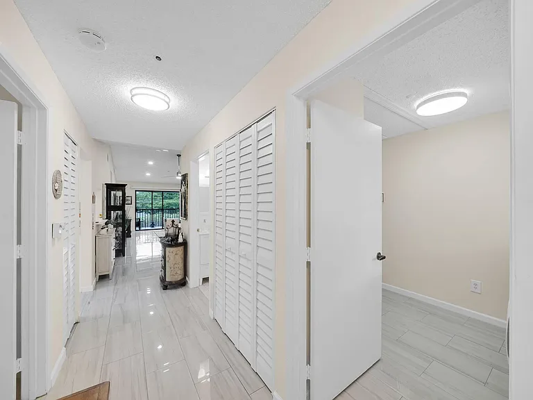 15011 Ashland Cir #23 — Photo 8