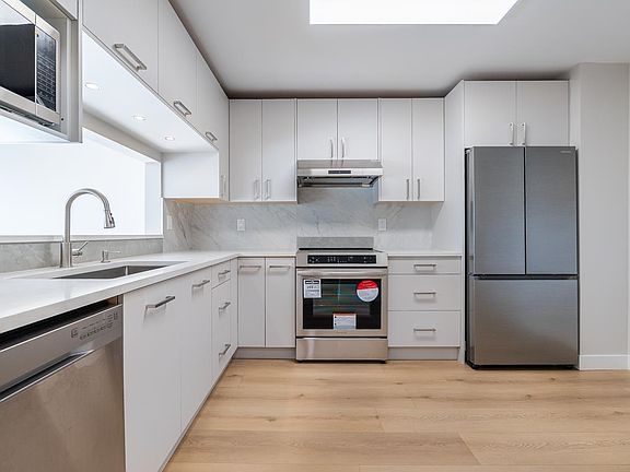 3rd image of 7453 Moffatt Rd #321