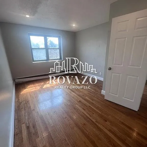 130 Chancellor Ave #3FF — Photo 4
