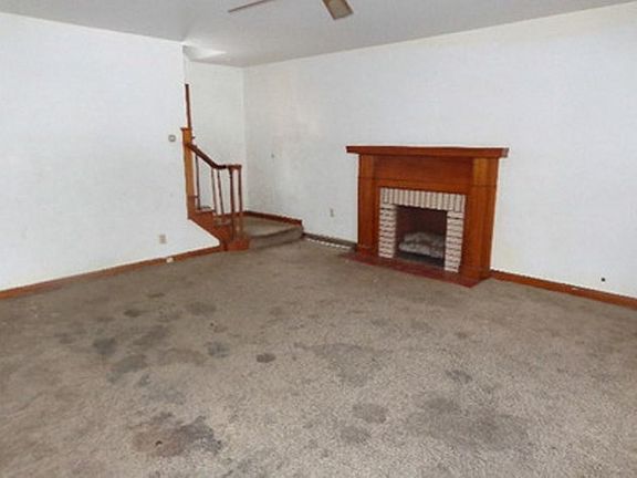 2nd image of 254 Hilton Ave