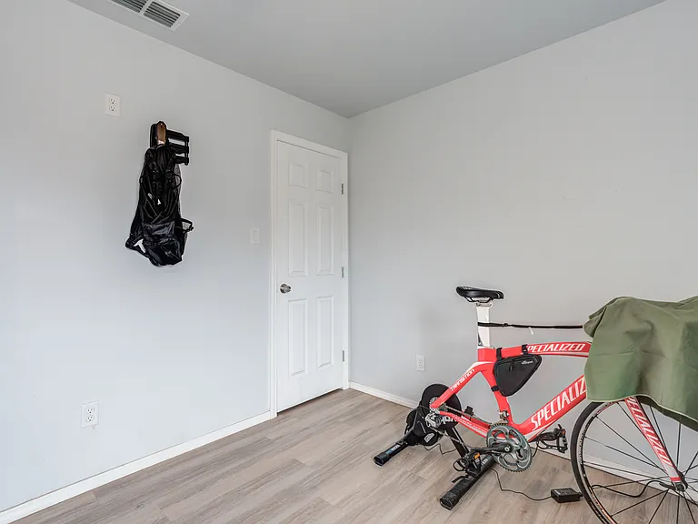 5501 Jarvis St #A — Photo 32