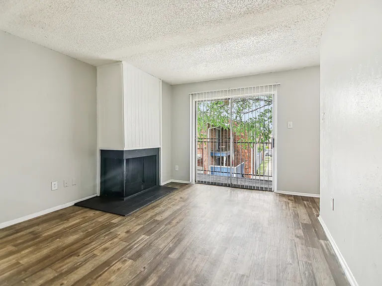Rochelle Place — Photo 14