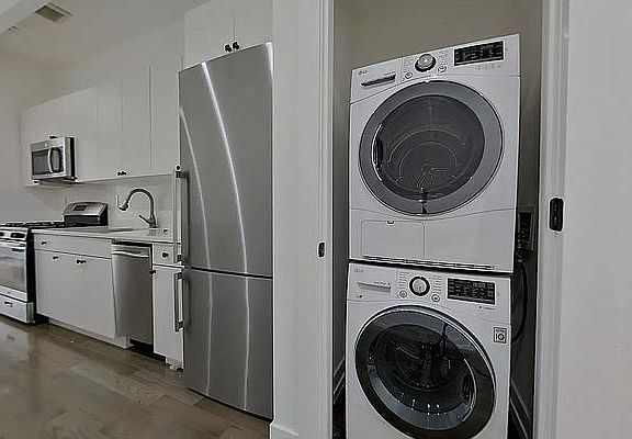 5th image of 407 Amsterdam Ave APT 5N