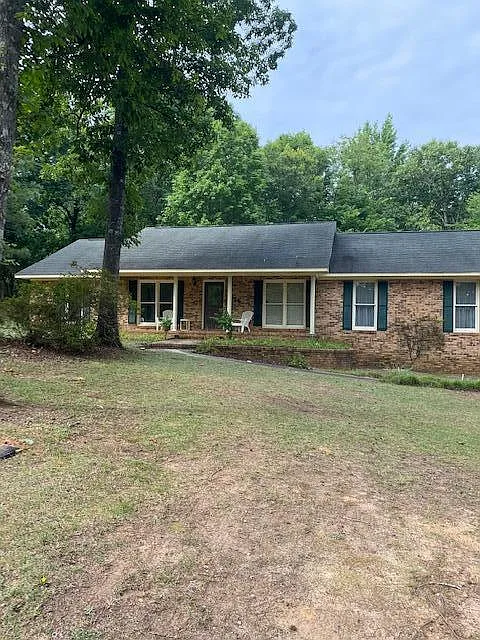 3 bed, 2.0 bath, 2674 sqft, $1,800 — Photo 2