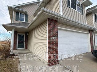 5749 NW 14th St, Lincoln, NE 68521