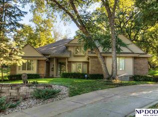 101 Martin Dr, Bellevue, NE 68005