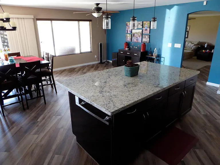 6810 S 15th Pl — Photo 28