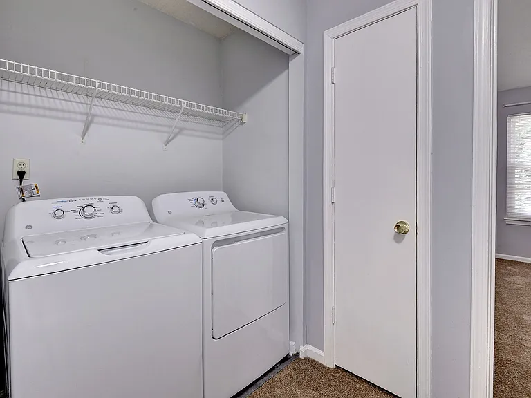 12928 Daybreak Cir — Photo 26