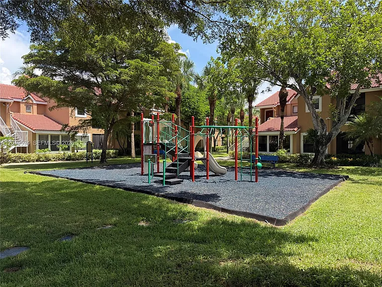 15560 SW 104th Ter #611 — Photo 36