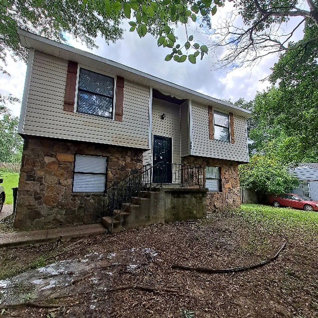 Welcome to 3785 Walsingham Dr! — Photo 1