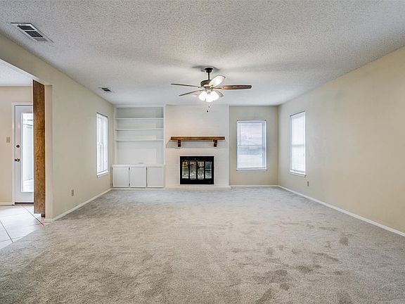 5th image of 902 Shady Creek Ln