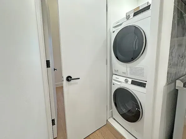 1853 Cornelia Street image 13 of 15