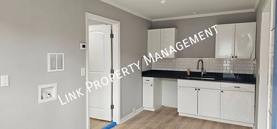 Completely Renovated 1 Bedroom with Washer and Dryer connections in Brainerd — Photo 3