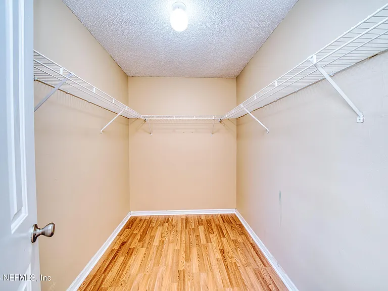 5628 Loma Vista Dr W — Photo 25