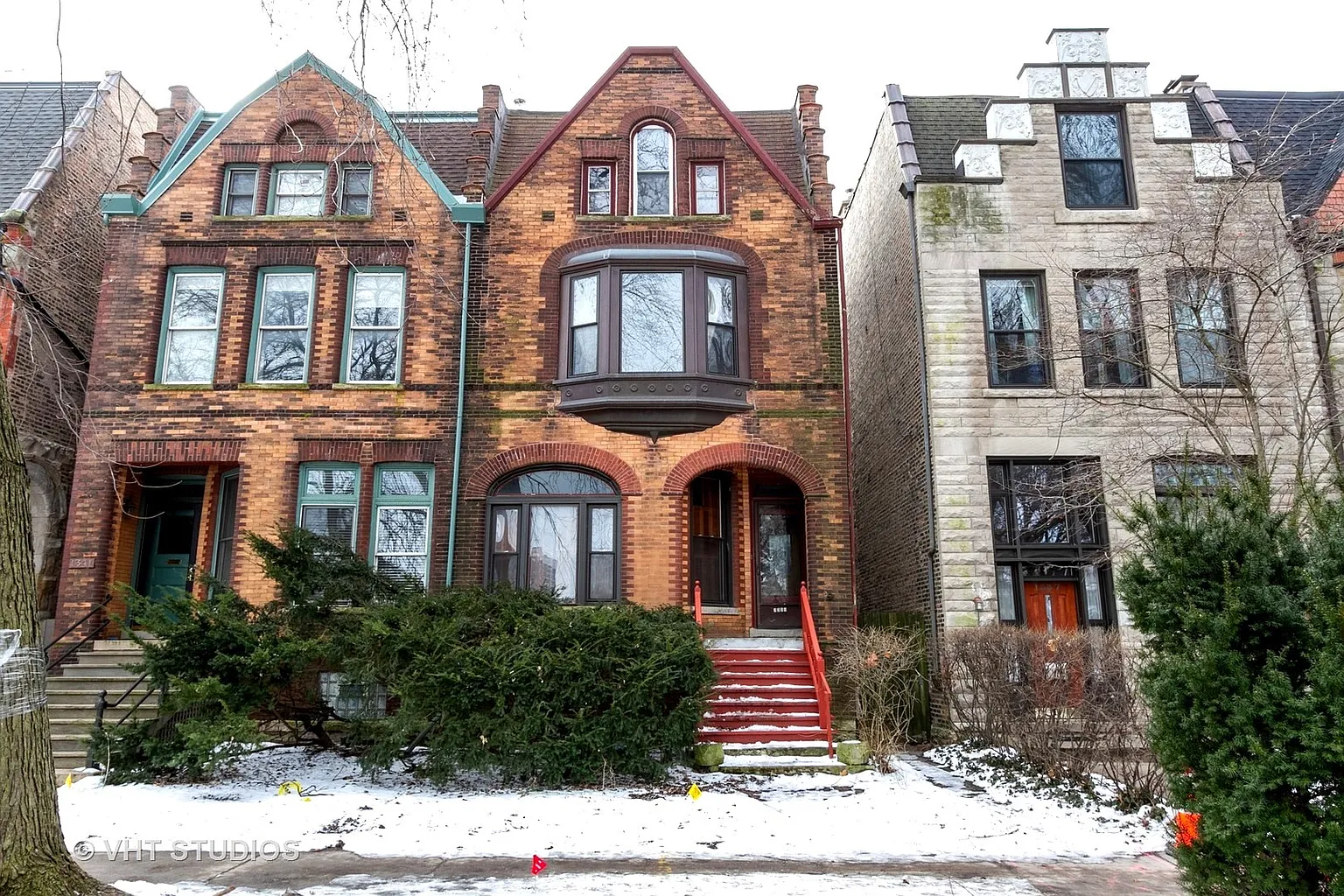 1339 E 50th St photo 1