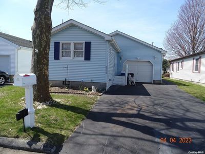 5113 E Village Circle #5113, Manorville, NY, 11949