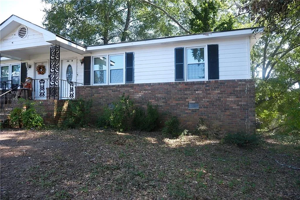 2 bed, 1.0 bath, 880 sqft, $1,550 — Photo 1