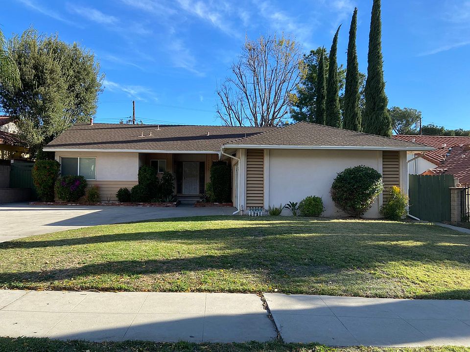 1st image of 11932 Youngdale Ave